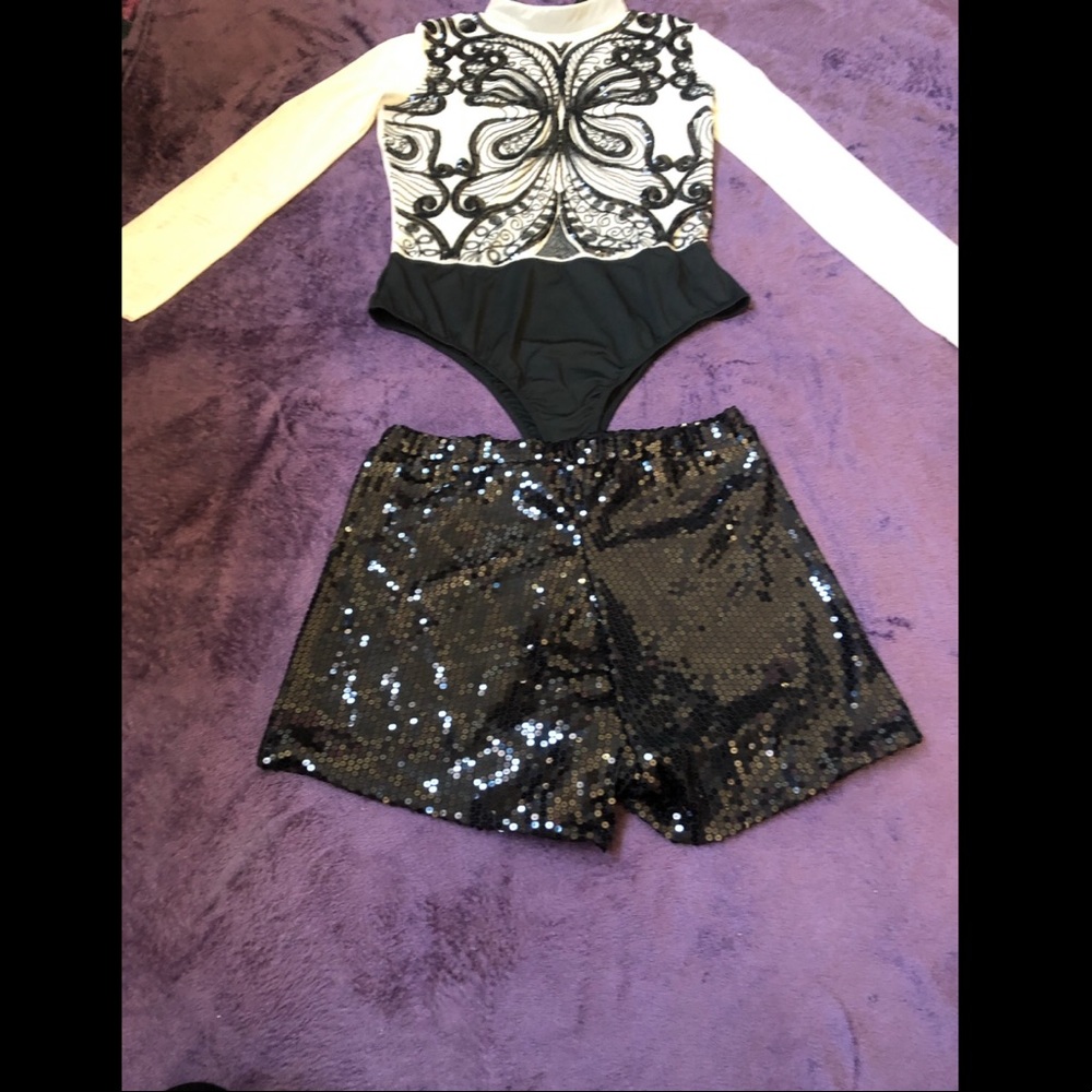 Womens 2 piece out fit